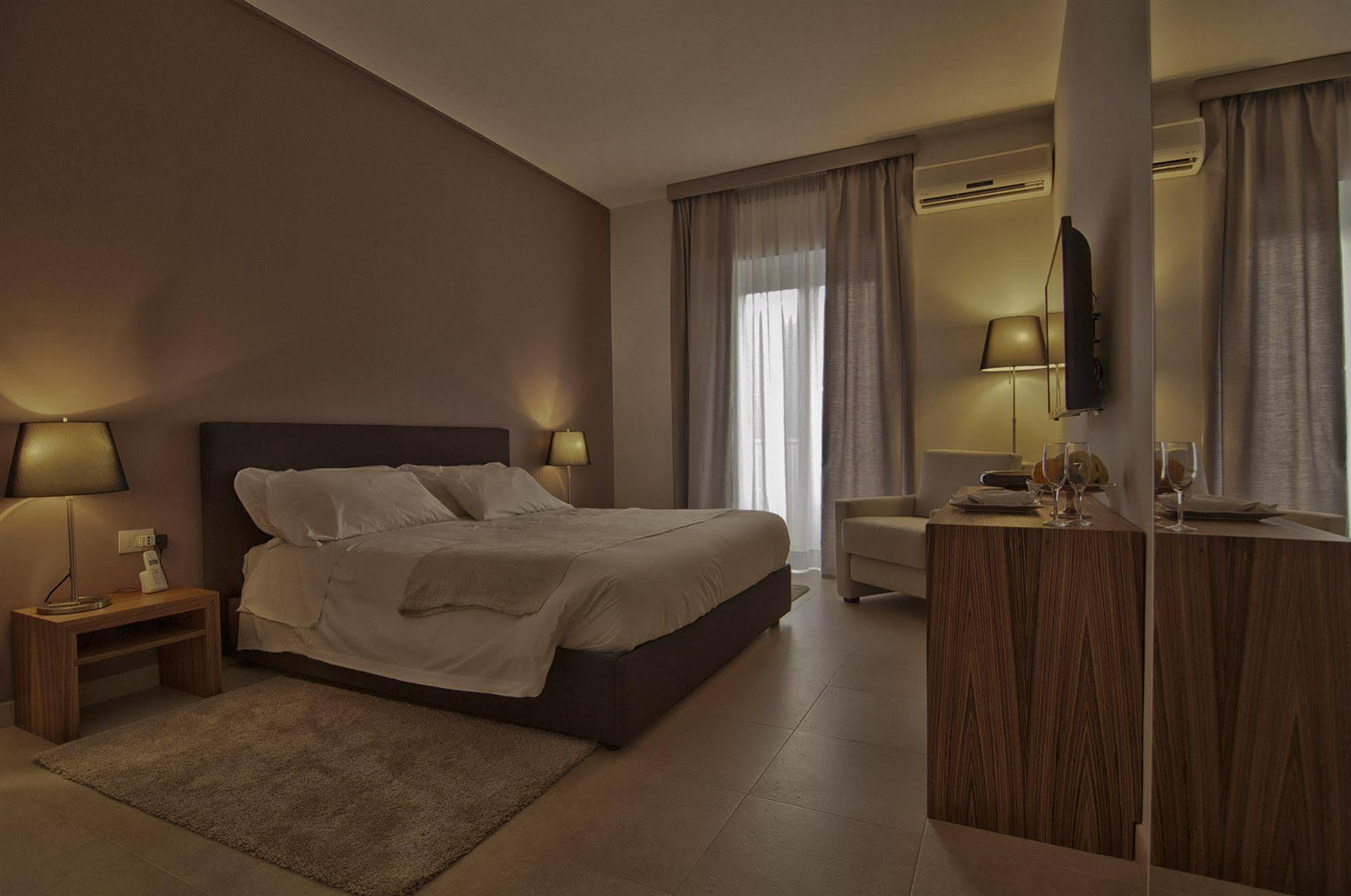 Garden Hotel Molfetta Kültér fotó