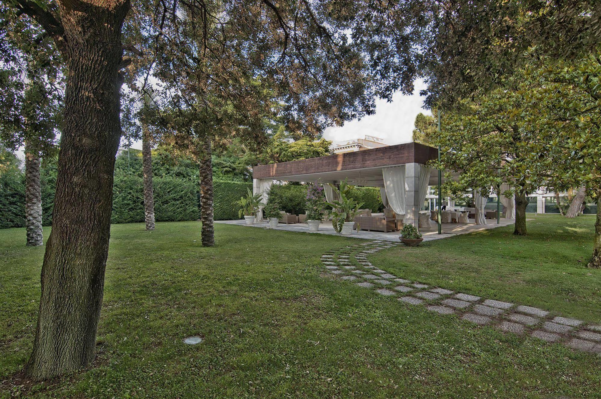 Garden Hotel Molfetta Kültér fotó